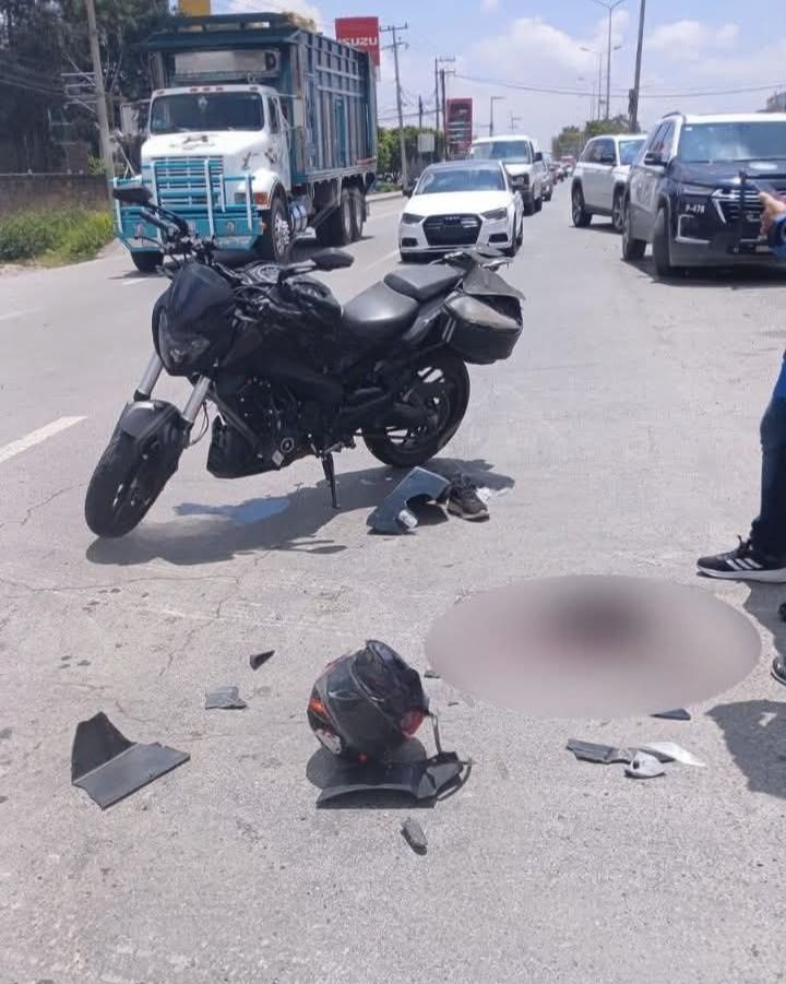 🚨 Esta mañana, mi amigo Fredy Aco fue atropellado mientras circulaba en su motocicleta sobre la carretera Federal a #Atlixco. Una camioneta Audi lo impactó y se dio a la fuga.

💪 Fredy, deseo de corazón que tus lesiones no sean graves. Mucha fuerza y pronta recuperación 🙏