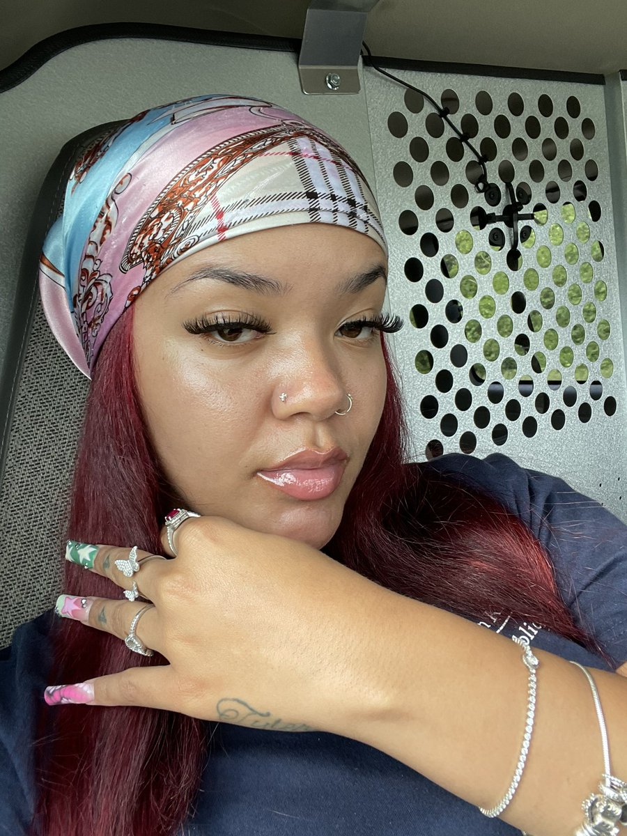 Do I look mean?😭😭😭