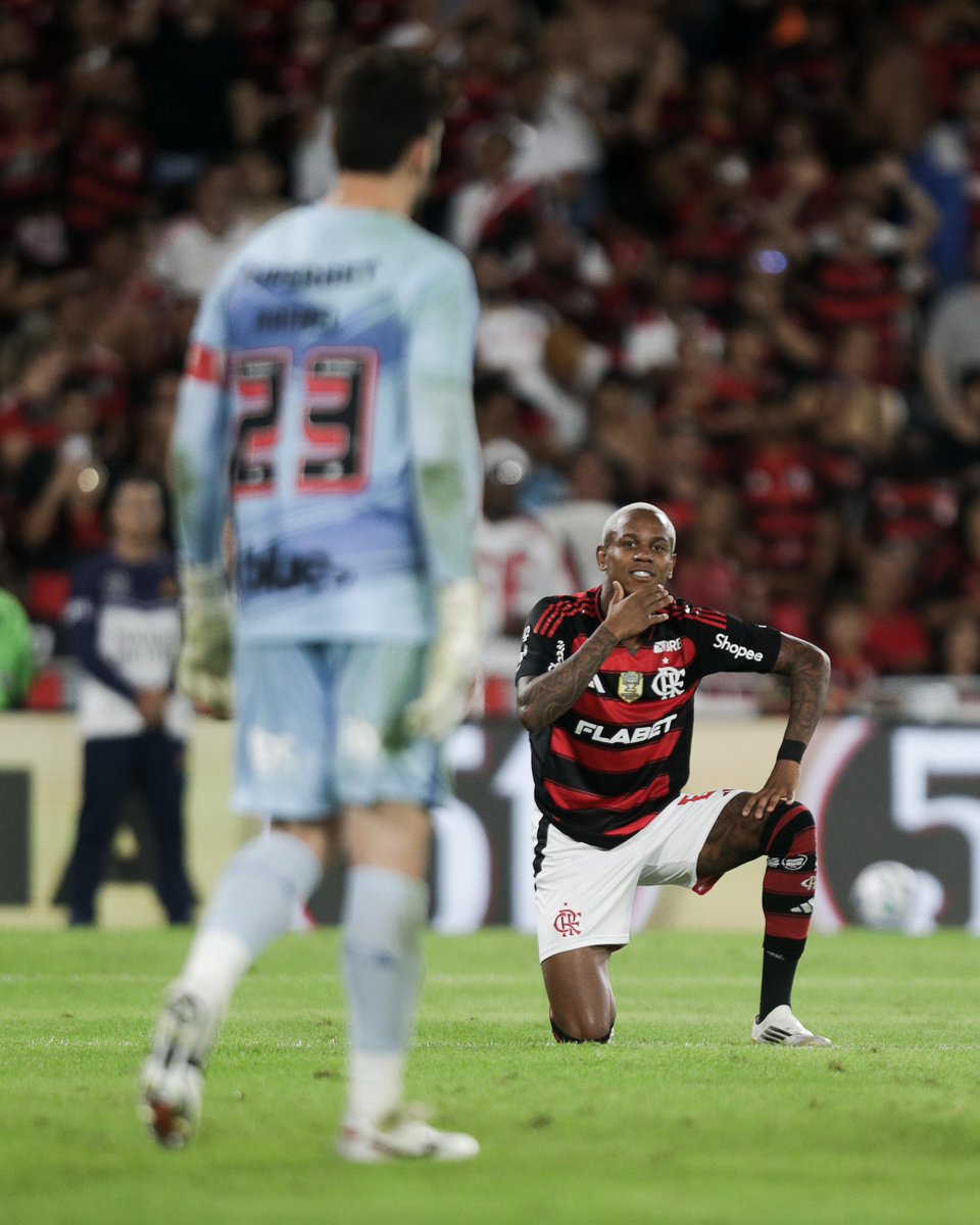 Flamengo's tweet photo. Mais um na conta do cria!

📸: Gilvan de Souza/CRF

#pics #FLAxSAO #Matchday #GarotosDoNinho https://t.co/tXNuBZi0AS