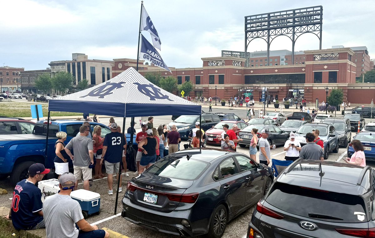 MariettaPioneer's tweet photo. #PioNation was out in full force to cheer on former Pioneer Turner Hill as his Richmond Squirrels team played at Akron. Richmond is the Double-A affiliate of the San Francisco Giants. #EttaExpress #d3baseball 

📸 Rebecca Wheeler https://t.co/HTUQ2HtiQ5