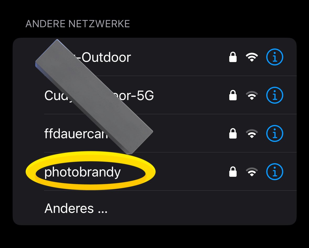 Heule so sehr, glaube Jules Vater(?/Onkel maybe) ist auf unserem Campingplatz und whr sehr in unserer Nähe weil uns sein Wlan angezeigt wird😭
