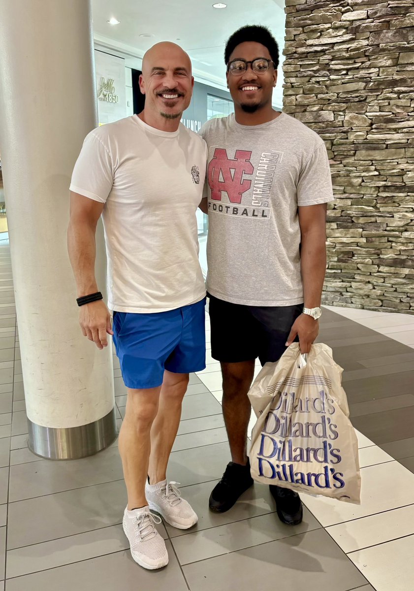 Great running into my guy former <a href="/wcsBHSboyshoops/">Brentwood Boys Basketball</a> <a href="/KylerGreen12/">Kyler Green</a> today…💪🏼 #BringtheHavoc