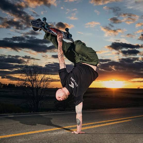 How the #THPS remakes have overlooked one of the most influential skaters of all time, is completely lost on me.
#MikeVallely <a href="/tonyhawk/">Tony Hawk</a> <a href="/Activision/">Activision</a>