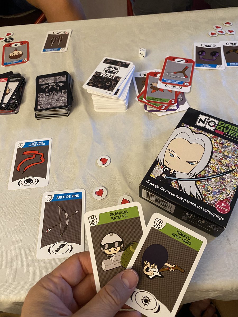 Hoy hemos jugado a <a href="/No_game_over/">No Game Over</a>  con los padawan, ahora que han descubierto el Zelda se lo han pasado genial identificando personajes y objetos. Así como otros juegos 🕹️