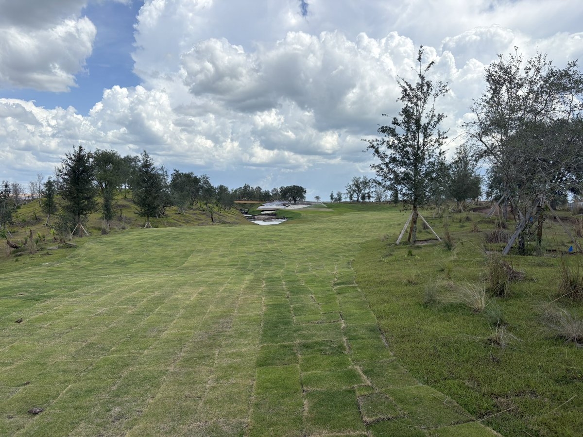 bloom_golf's tweet image. Miakka is going to be something special. Terry and Brock along with Fry-Straka and their respective construction teams are pushing the envelope!