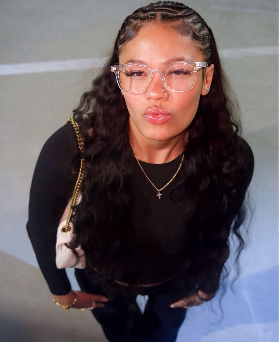 Katie Abrahamson-Henderson (@coach_abe) on Twitter photo Happy 22nd birthday to my firstborn!
You are an amazing young lady with the sweetest heart and fill my whole world with joy  โค๏ธ Happy 22nd birthday to my firstborn!
You are an amazing young lady with the sweetest heart and fill my whole world with joy  โค๏ธ