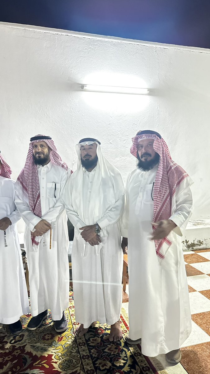 صور من إجتماع امراء وشيوخ وكبار السويد
بمنزل الشيخ / نايف فريح الهربيد بقرية الخبه
لمناقشة بعض القضايا واخذ ارائهم فيها ،
دامت اجتماعاتكم وترابطكم ودامت صحتكم واطال الله بأعماركم .