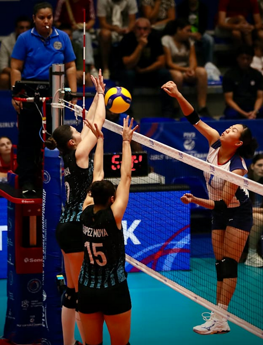 juegargentina's tweet image. #Voley 🏐 #Sub19 #Trstenik 📷FIVB :: 

Las #Panteritas U19 tuvieron revancha y están entre las 10 mejores del mundo 🐾 

:: Semis 9° puesto :: 
 🇦🇷 Argentina 3-1 China Taipei 🇹🇼 
(14-25,25-20,25-15,25-18)

➡️Domingo 13:15hs vs Croacia por el 9° lugar 
👉juegaargentina.com.ar/torneos/voley/…