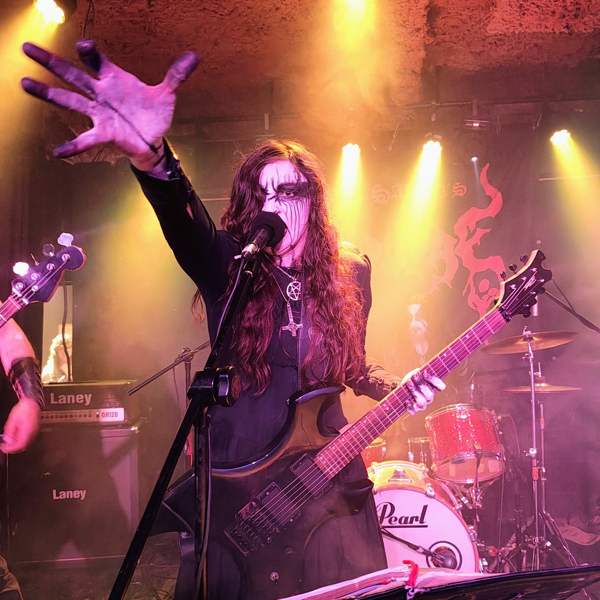 DeathDoomed's tweet photo. Aditus 

Live in Ritual de Extermínio, I edición.
#aditus #argentinianblackmetal #blackmetal https://t.co/GeWav4h4BP