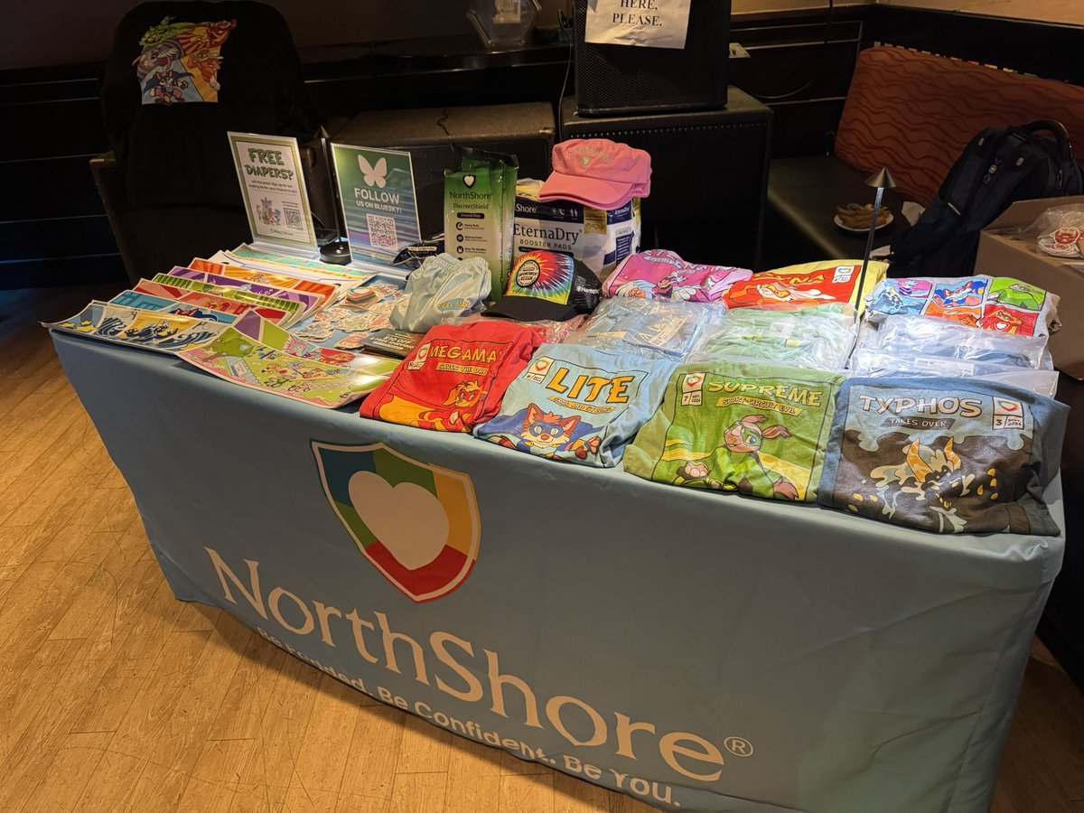 Hello Boston! 

We’re vending at Diapers After Dark tonight until 10pm! Excited to see you all. 

If you’re attending, please go visit our team and take home some of your favorite accessories. 🍼