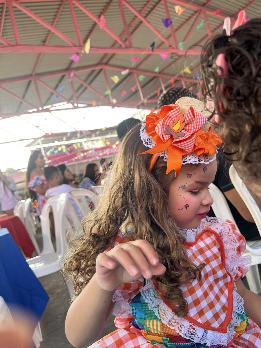biancathalles's tweet photo. Arraiá da minha princesa 🧡🧡 https://t.co/5oXIsGjRCV