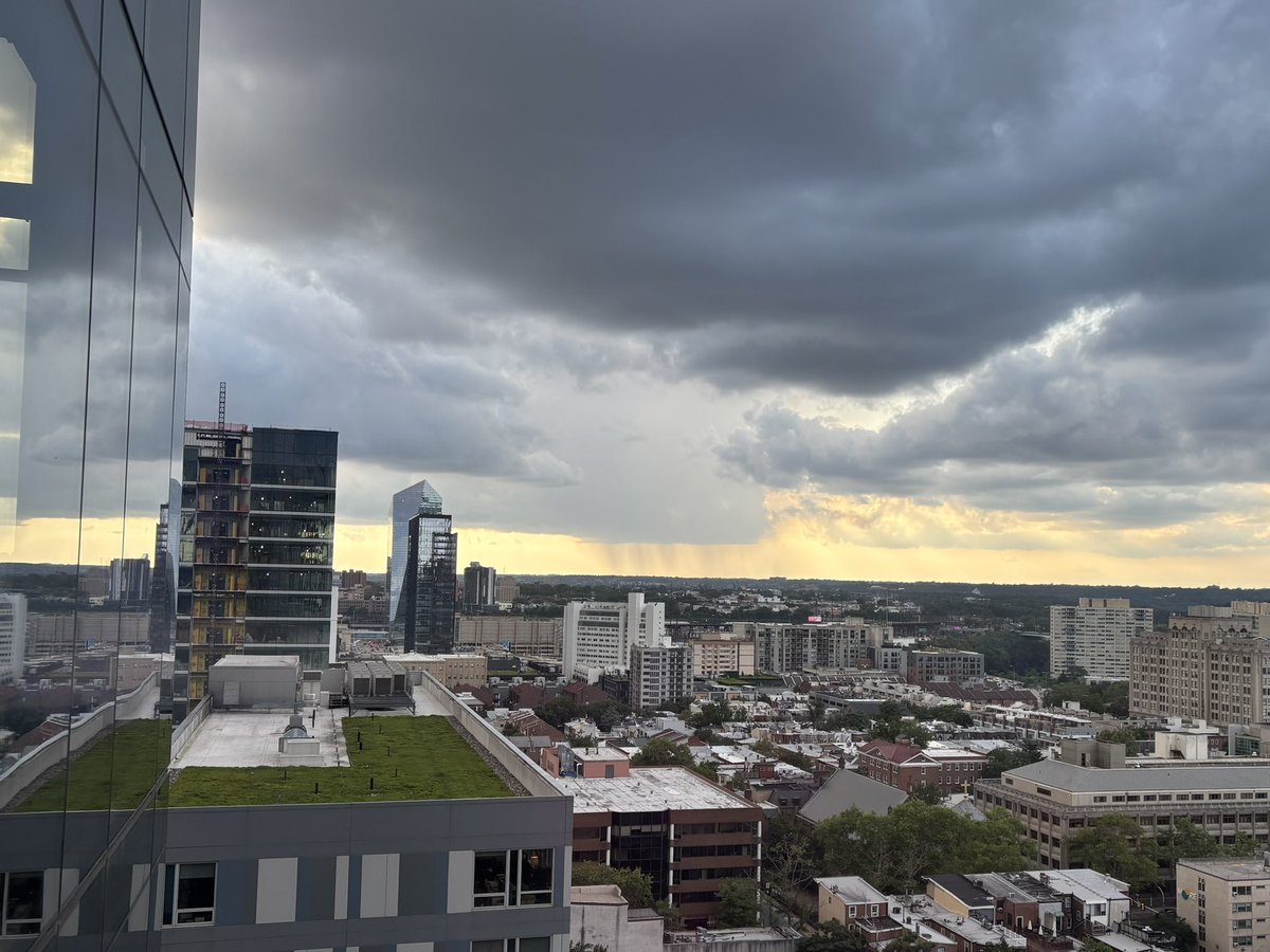 JGodynick's tweet image. Little rain shower over RADNOR, PA as viewed from Center City Philly. @NBCPhiladelphia