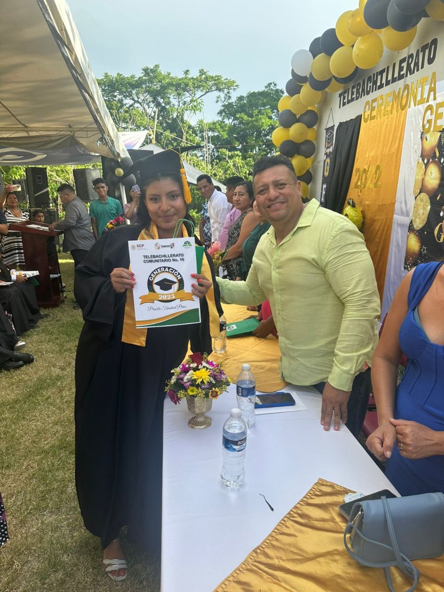 MegoPaco's tweet photo. Felicidades a los graduados del Telebachillerato num. 16. Éxitos. @pvemtabasco #VerdeCentro. https://t.co/ZNaRVLzeZf