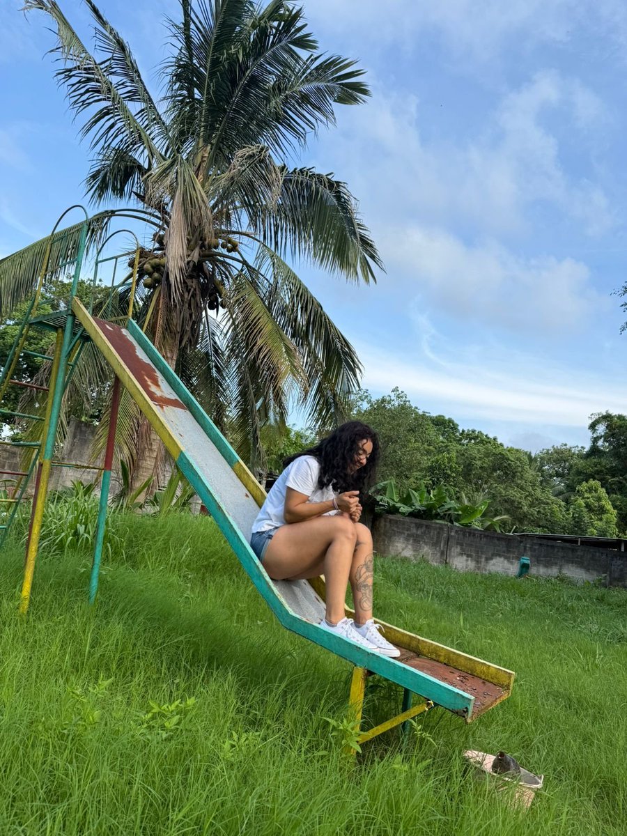 Danielasinh's tweet photo. Que me tomé fotos sin avisarme❤️🥰 https://t.co/wmZkYIbgWQ