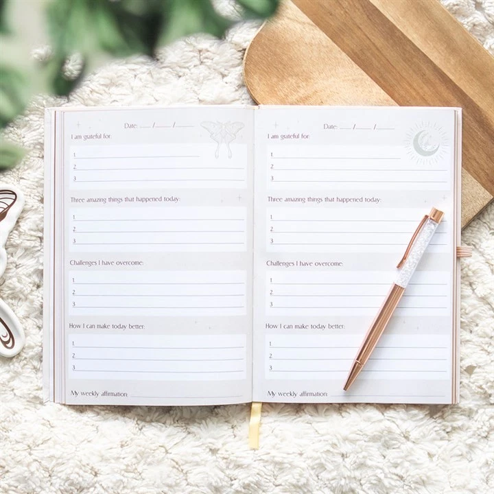 bohobeansuk's tweet photo. NOW ON SALE 15% OFF this Luna Moth Daily Reflection Journal &amp; Clear Quartz Crystal Pen https://t.co/uITbLebJcN  
via @eBay_UK #eBay #sale #discount #eBayDeals https://t.co/ydWmFPsQM4