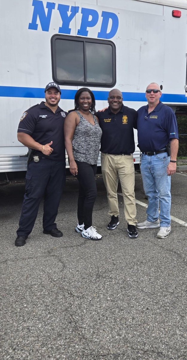 sbanypd's tweet image. Nice turnout for today’s SBA sponsored shredding event and rock climbing wall for the kids. Among those in attendance were Sgt Varnisha Hyman #BronxEvidenceCollectionTeam & retired Sgt Valarie Carey @nypdhousingbureau. Great success & much fun. #nypd @rsanypd @nypdpea