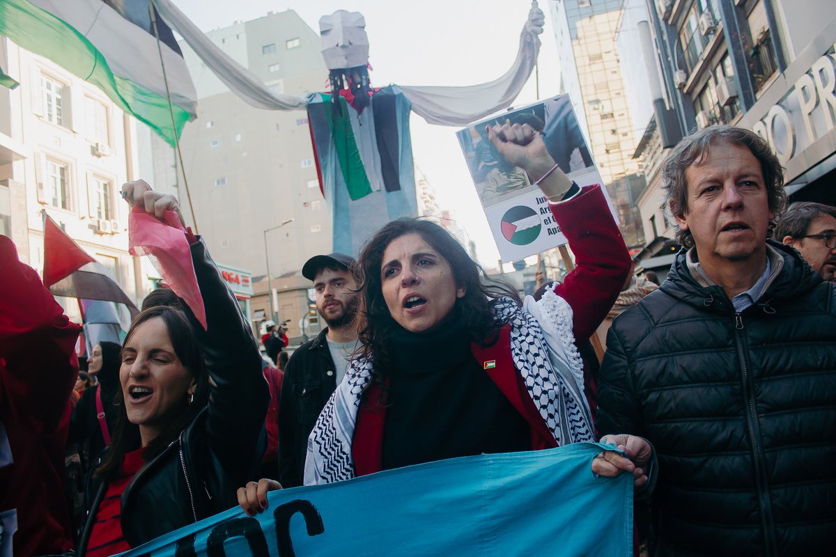 AleWall96's tweet photo. Marea Roja por Palestina 
📸 Fotos para @PeriodismoDeIzq
🗓 12 de Julio 2025 https://t.co/7pFYoJyl8T
