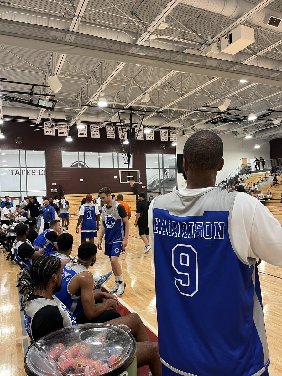 hhamelbackTV's tweet image. It’s halftime at the Champions Charity Game! Grey team up 80-63. Fans getting a sneak peek of what’s to come next week in @LaFamiliaTBT’s first game

Some current wildcats—Reece Potter and Malachi Moreno— stopped by to watch the alums. 

@BBNTonight @LEX18News