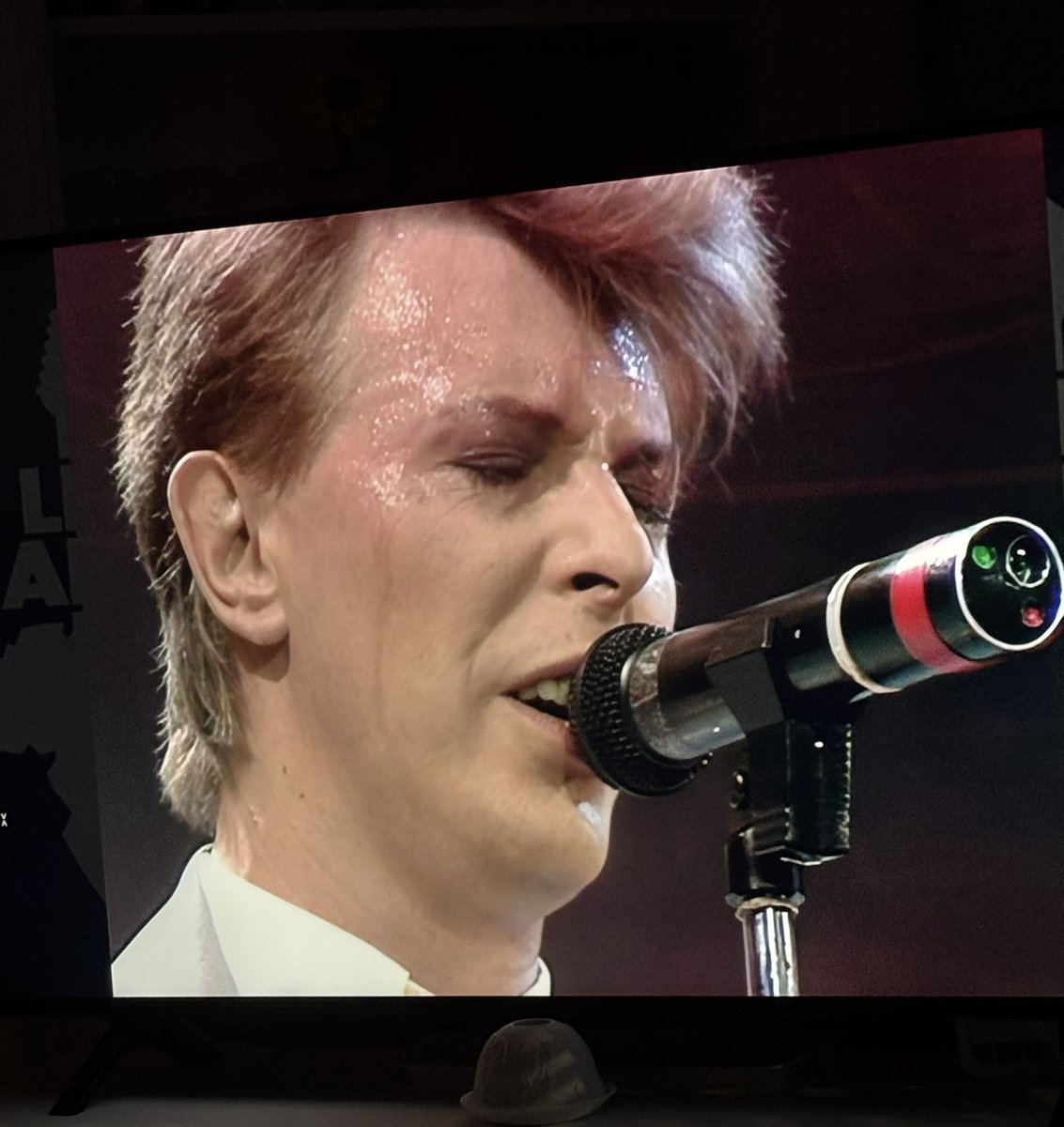 My favourite performance from #LiveAid was (unsurprisingly) #Bowie ⚡️✨ and a big thanks to Kevin Armstrong 🎸for putting together a fantastic band for the show 👏
#LiveAid40