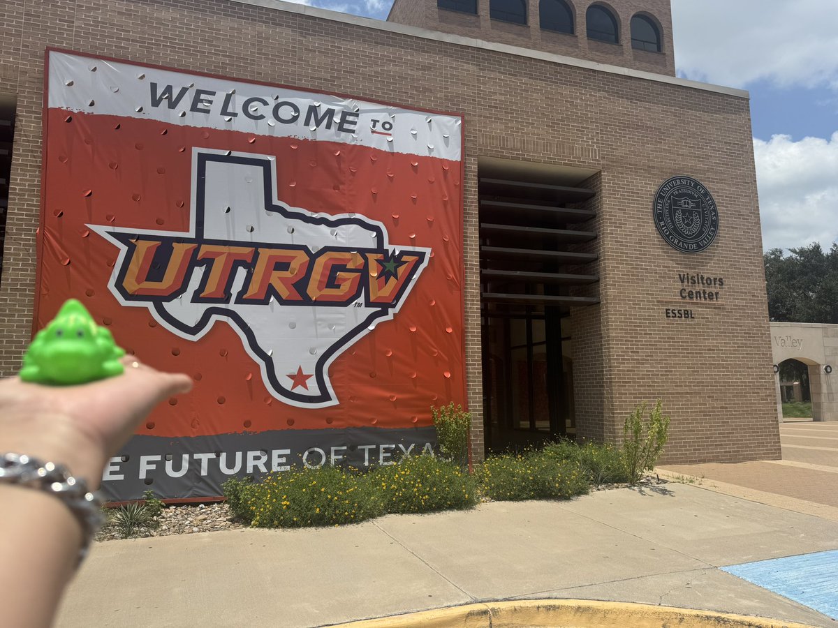 Vcampbell678's tweet photo. 📍Last Stinson Summer Bingo Stop: The Big E—Edinburg!
Proud to return to my roots at UTPA 🐎 (now UTRGV) 
💃🏽 Blazer Dance Team, Class of 2001–2002. I graduated from St. Mary’s in SA, but I’m grateful for the college memories that started here! #StinsonSummer #SkyhawkSummer https://t.co/PSOQpe7Hyq