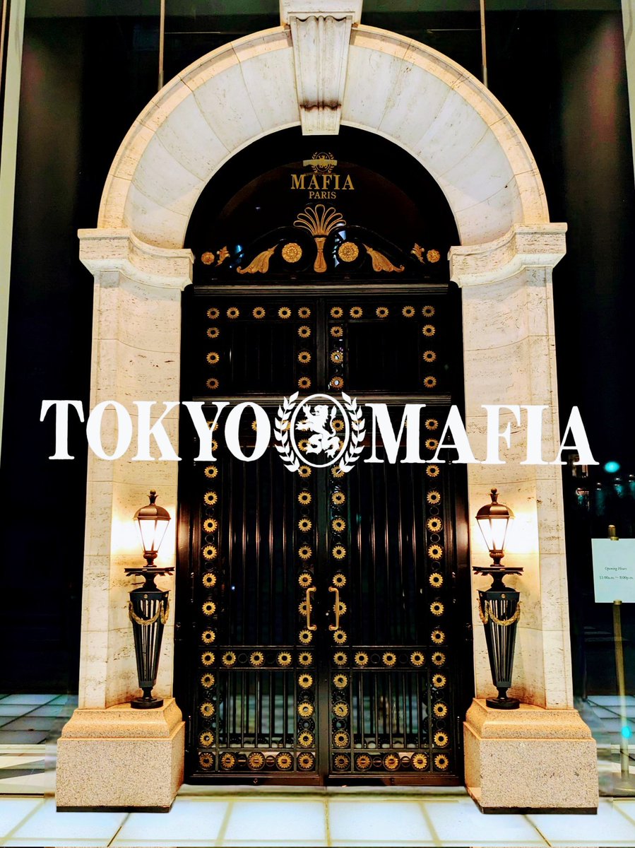 TOKYOMAFIAPARIS's tweet photo. 「TOKYO MAFIAは、家族や友人のために心を込めて作られたアイテムから始まりました。あなたとあなたの大切な家族にも、特別な一着をお届けします。」

https://t.co/8rpV6aMyZg
#TOKYOMAFIA #ファッションブランド #Jewelry  #スワロフスキー #メンズファッション #レディースファッション https://t.co/DKaS3Jwg9Z