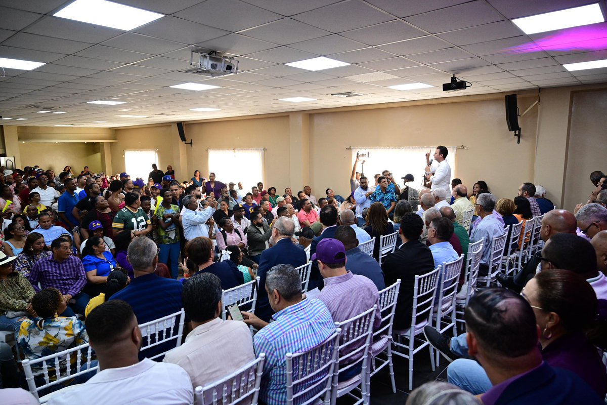 DIGICOMPLD's tweet photo. ⭐️@WalterMusa, miembro del Comité Político, en 
Asamblea General del PLD en Puerto Plata 📍

Sigamos trabajando en favor de la marca que se llama
Partido de la Liberación Dominicana 🟣💛,
para que en el 2028 podamos devolverle a este país 🇩🇴
las condiciones que el pueblo dominicano merece:

🔒 Seguridad
🏥 Salud
🍽️ Comida

Cosas que este Gobierno les ha quitado. ❌

#DaniloMedina
#JohnnyPujols
#PuertoPlataEsPLD