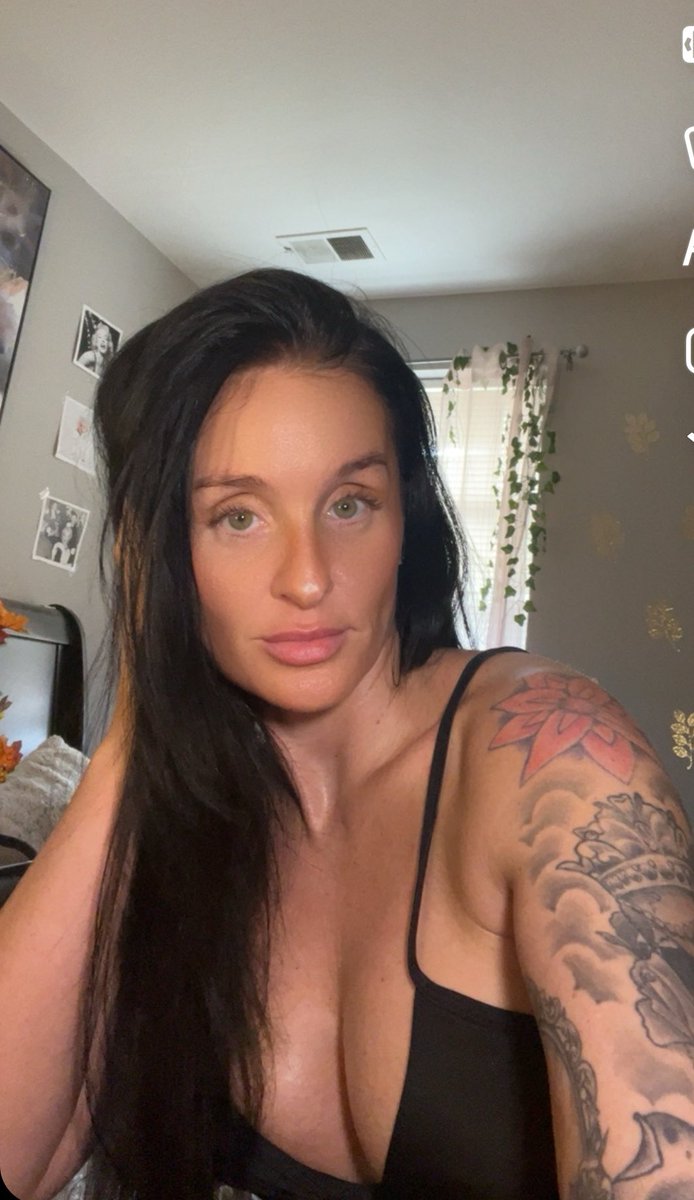 devonlacey37's tweet photo. Click my link in my bio and let’s chat 😘
Free vid or pic of YOUR choice upon subscribing 🤗🤗🤗 https://t.co/simPaRKHFp