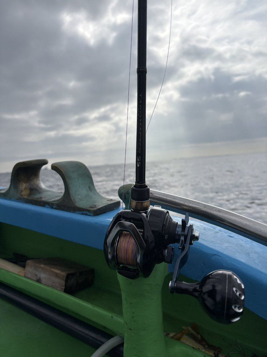 曇り🌥️空
タコ釣り🐙行きます‼️
釣れますように(^^)