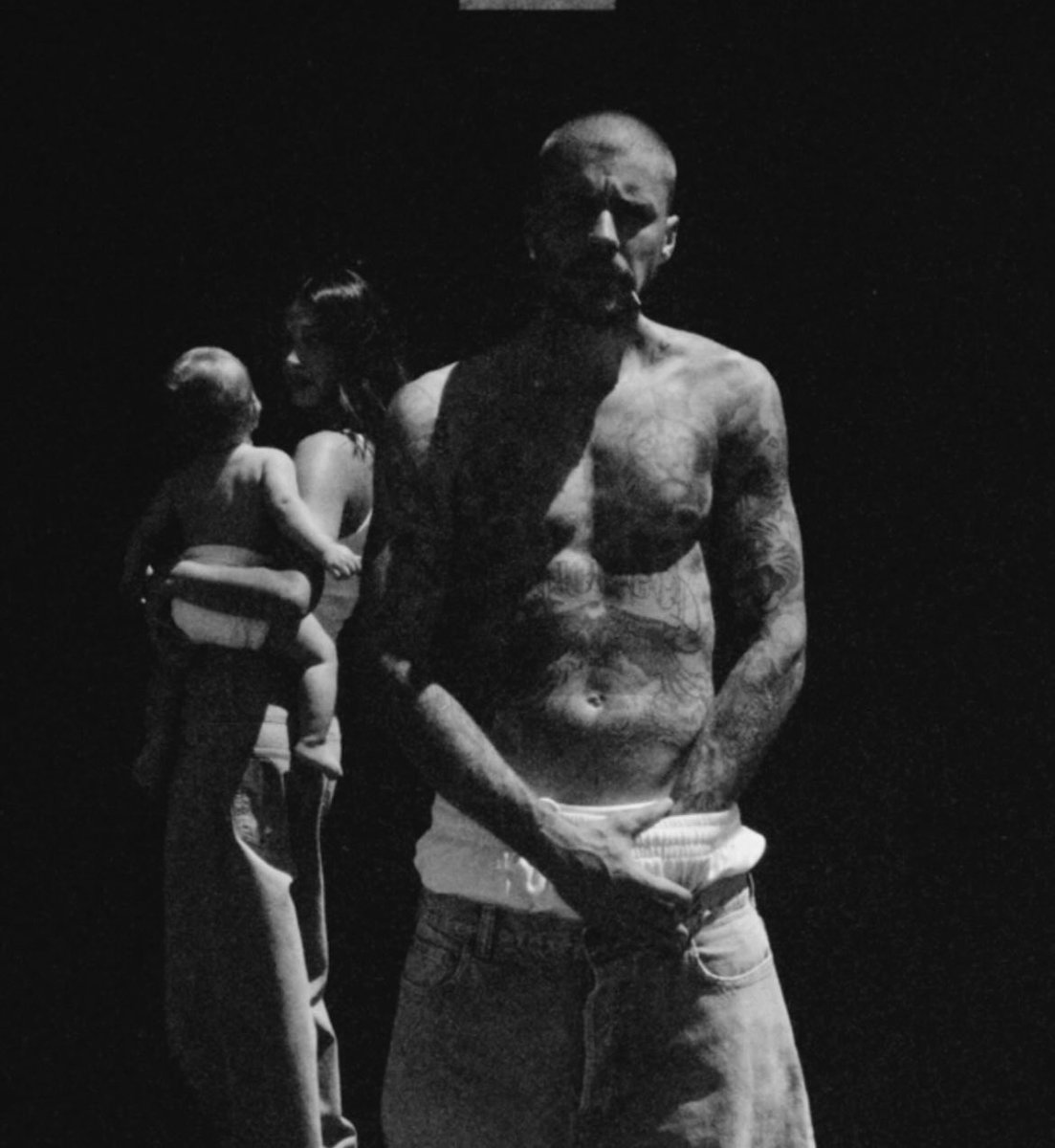 PopBase's tweet image. ‘SWAG’ by Justin Bieber debuted with nearly 200 million global first-day streams, HITSDD reports.