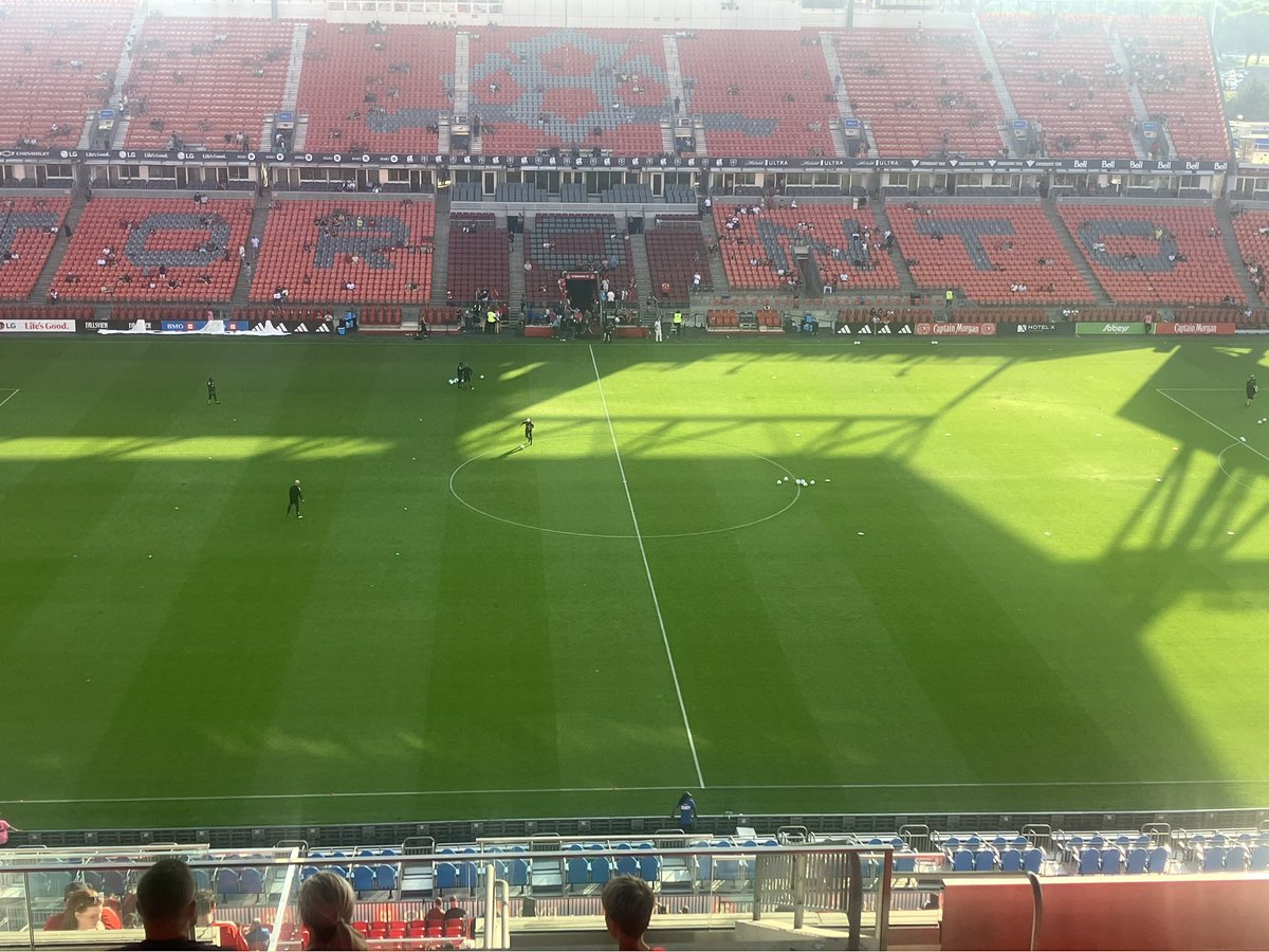 Bringerofmojo's tweet photo. Traveled from Australia to Canada so glad we’re able to catch a @TorontoFC  game! https://t.co/vjIQwRFghd