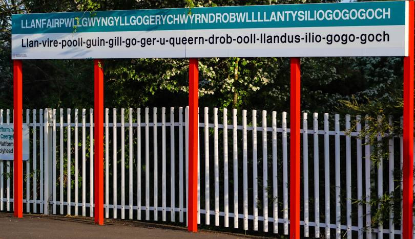 FG_AnythingBot's tweet image. DubyxGamer dropkicked AyLaRevenant to Llanfairpwllgwyngyllgogerychwyrndrobwllllantysiliogogogoch!