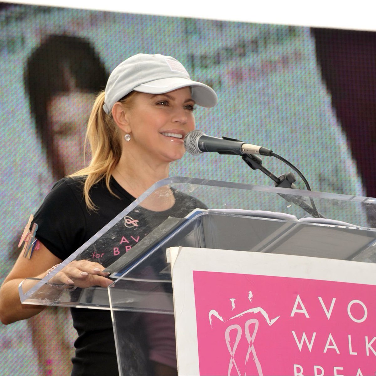 iheartfergie's tweet image. #Fergie during the #Avon Walk for Breast Cancer #SantaBarbara, which raised more than $6.4 million for breast cancer care and research, at Carpinteria State Beach on September 12, 2010 in #Carpinteria, CA.