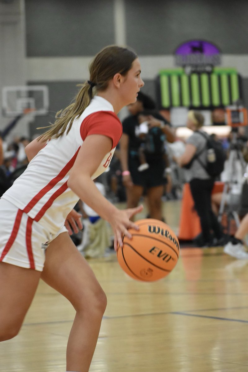 ChristinaS37122's tweet photo. Run 4 Roses Classic ended today. More work to do tomorrow 🏀. Run 4 Roses Championship starts tomorrow, Let’s Go 2027 Team BWright Red NE2K https://t.co/ld9QQcVWjP