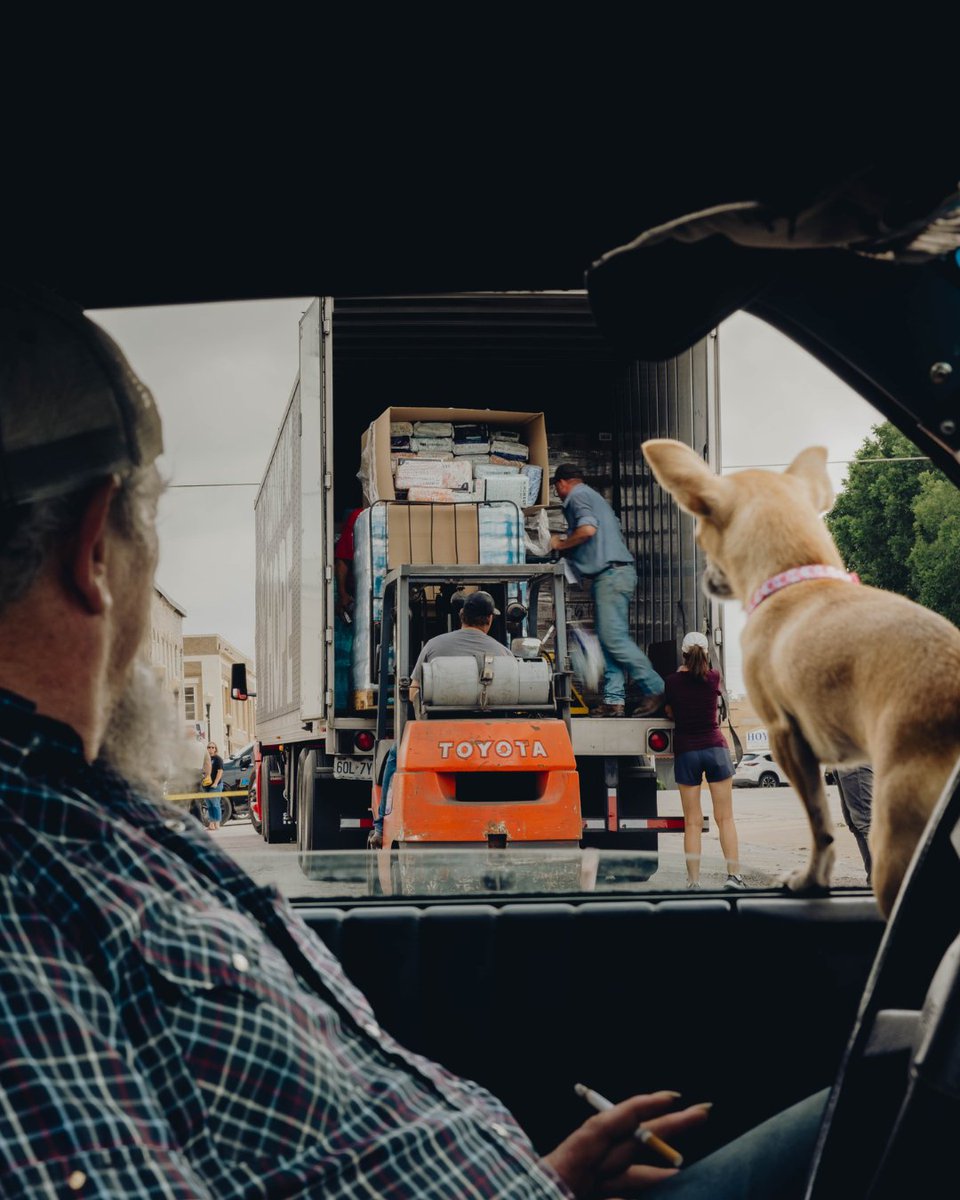 ConvoyofHope's tweet image. Hope is being delivered to flood survivors in Texas with distributions taking place today in San Saba and surrounding communities.
With the help of local partners and volunteers, families impacted by the severe flooding are able to get back on their feet and begin to rebuild…