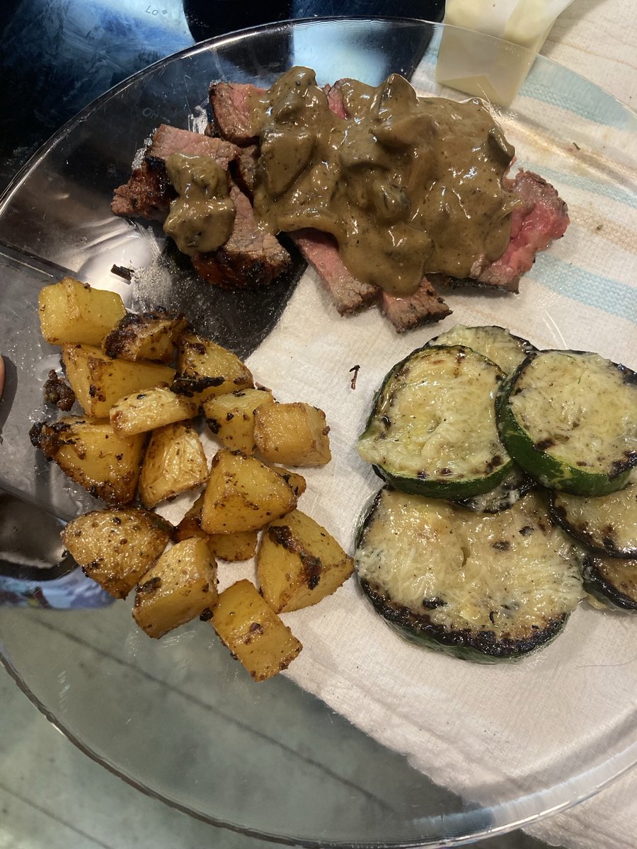 chicky728's tweet photo. Dinner is served grilled tri-tip with roasted potatoes and grilled zucchini with a mushroom onion gravy so delicious thank you my love ⁦@cap_018⁩ https://t.co/LmfwC1RhBE