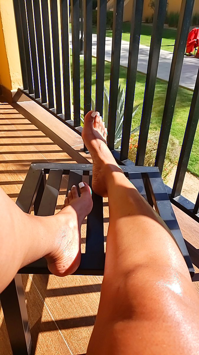 JuicyPynk's tweet photo. #CABOMEXICO #feetfetısh #feetworshi̇p #toes #twitter #sundayvibes #vacation https://t.co/mJqUF9aZiV