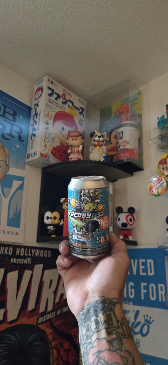 the_ghost_CM83's tweet image. Thank you @diezel_x for this awesome sale on Mecha Freddy! Happy #funkosodasaturday everyone! @OriginalFunko