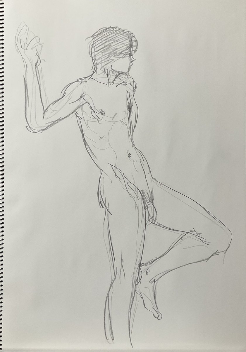 昨日はデッサンクラスに参加しました！
筋肉や骨格を定期的に振り返って
忘れないようにしようと思いました
クロッキーも楽しかったです！
#絵楽塾

↓授業で描いたクロッキー