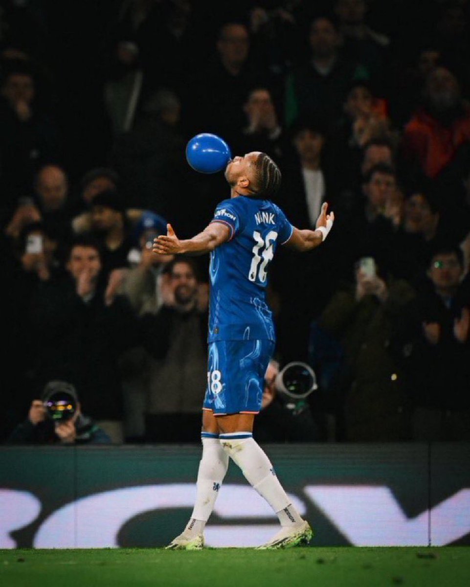 🚨エンクンク、「新境地開拓」へ

情報筋によると、マレスカはエンクンクをトレーニングで「守備的MF」として起用したという。【<a href="/GFFN/">Get French Football News</a>】