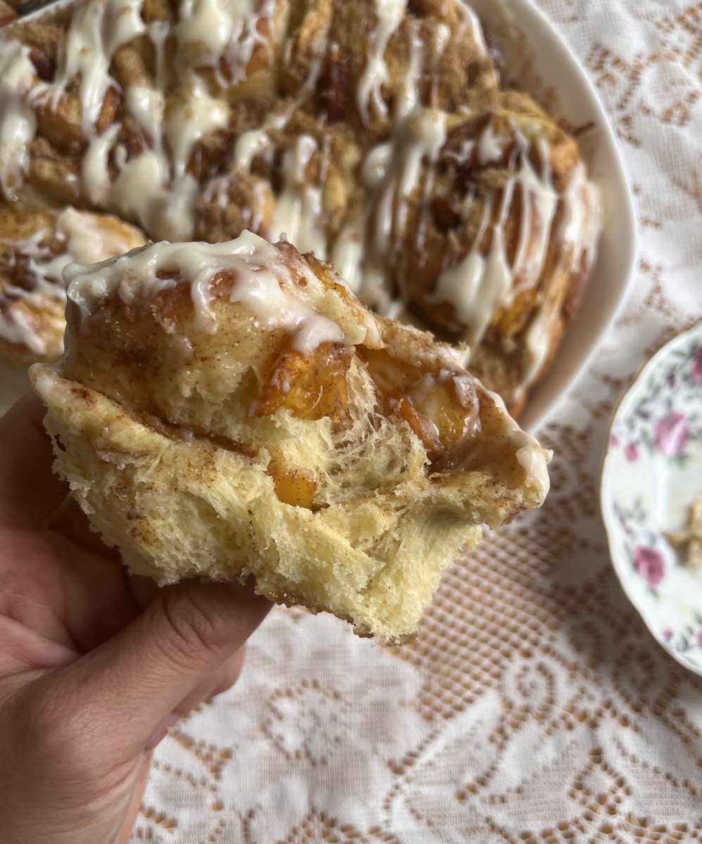 soiled_plants2's tweet image. when life gives you fresh peaches, make peach cobbler cinnamon rolls