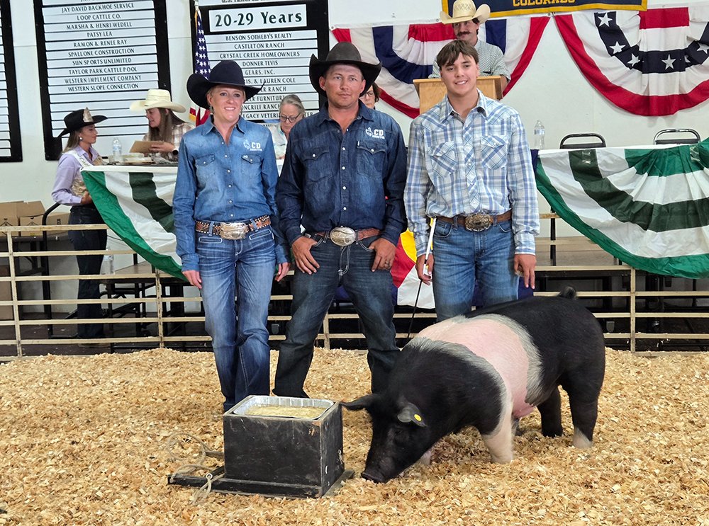 TwisTEDRodeo's tweet image. The #CattlemensDays committee proved its giving nature Saturday by purchasing a swine at the Junior Livestock Auction and donating it to the family of a teenager battling leukemia. twistedrodeo.com/2025/07/12/giv…