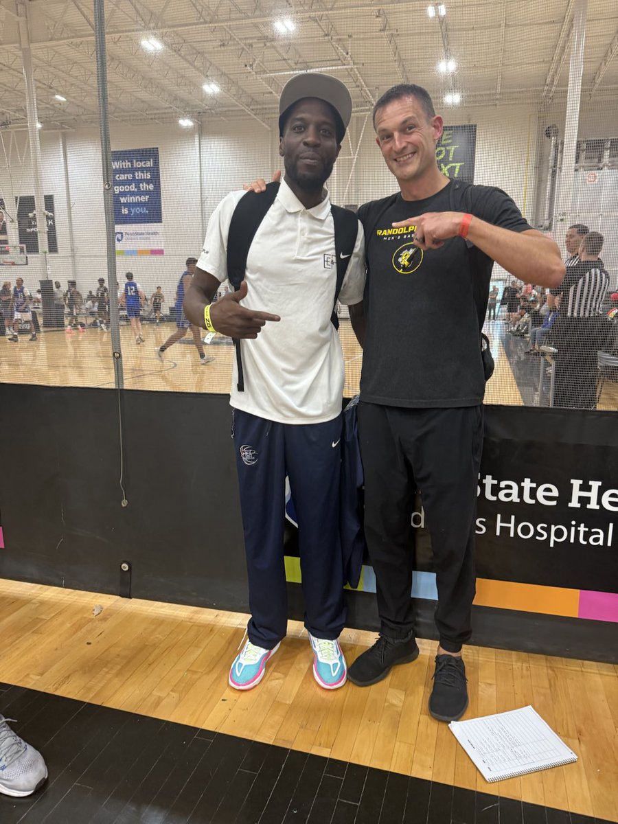 Special moment today seeing one of my favorite players and people of all time Jason McLeish. Together for one year at EKU. An energy giver and life force! So glad to see him in the game and coaching kids. Haven’t seen him in 19 years and he looks exactly the same!