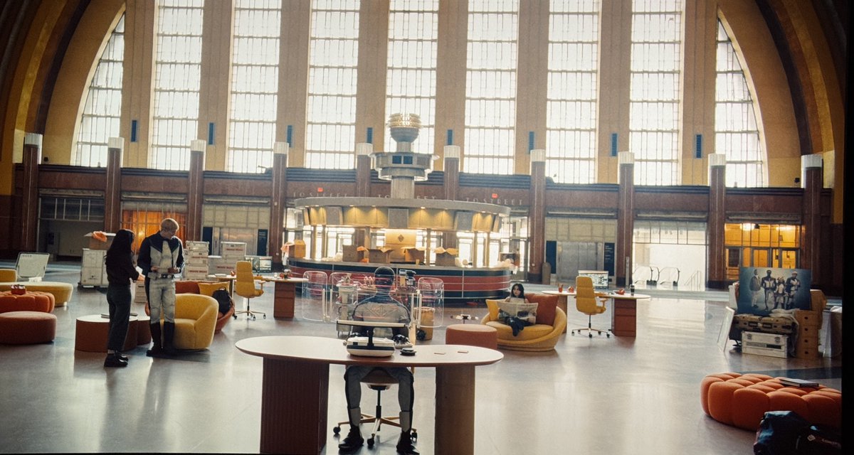 The new Superman movie featured Cincinnati’s own Union Terminal. Pretty cool to see our city represented on the big screen. 😎😍