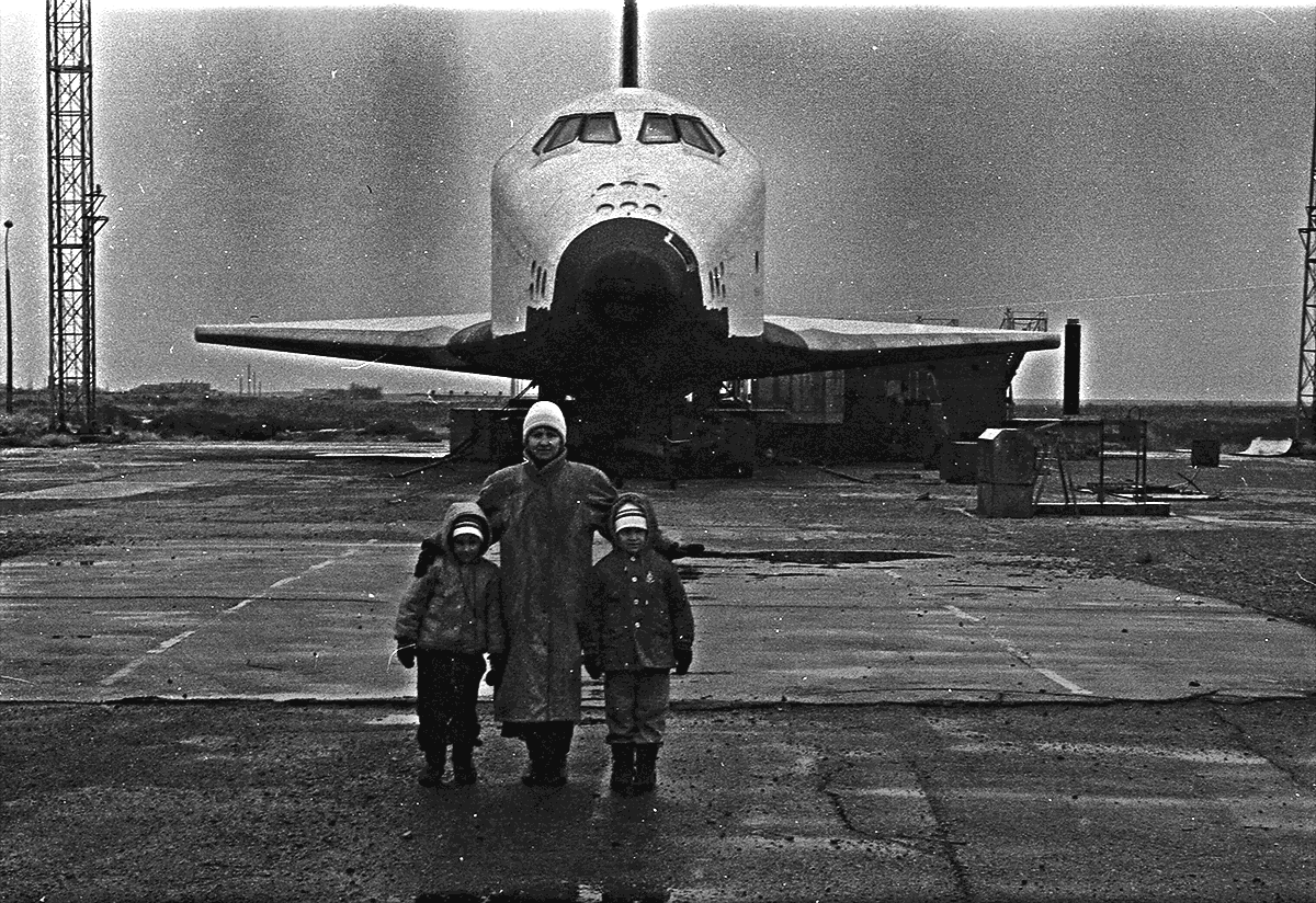 WDequid's tweet image. Homomorphic filtering (HF) is a methodology that separates an image into two components: illumination and reflectance. It is possible to significantly improve the contrast of the low-frequency components while preserving the edges and sharp features of the image.
#image_search