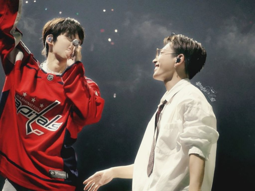 hoh2ong's tweet image. hongjoong and his giant baby ᰔ
