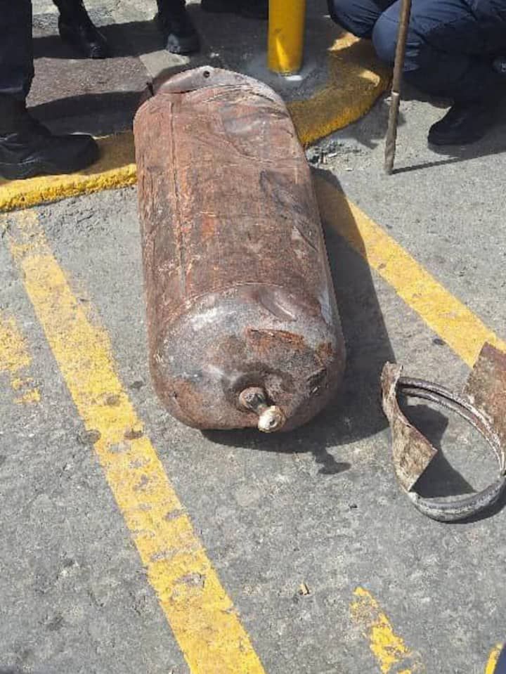 latablablog's tweet image. #ParaQueConste 🔥 ¡Alerta Urgente!❗164 venezolanos murieron entre 2018-2024 por explosiones de bombonas de gas. Hoy en #Catia 25 heridos por nuevo siniestro. 80% de los cilindros son "bombas de tiempo" por deterioro y corrosión y falta odorizante que advierte de fugas ⤵️ #GLP