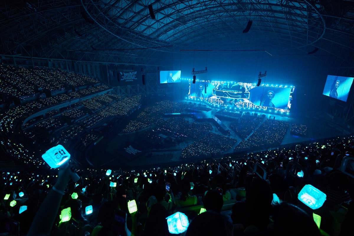 SMTOWN tweet media