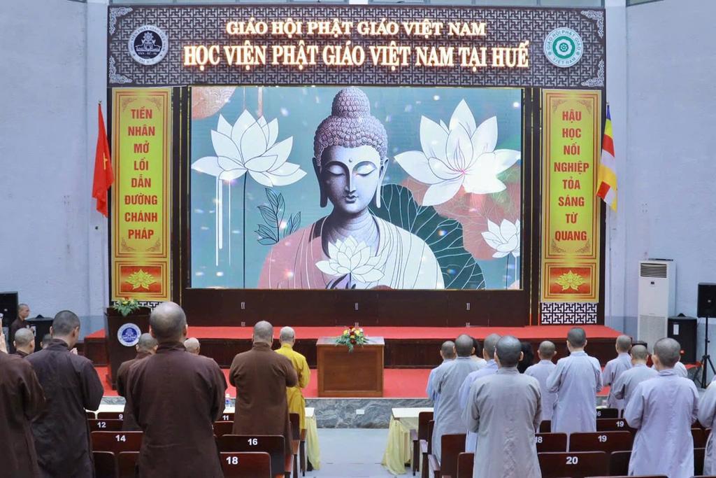AmbHanoi's tweet image. Hội thảo chuyên đề “Nghệ thuật và Khoa học của Pramayana truyền thống” do chuyên gia Ấn Độ hướng dẫn đã được Trung tâm Văn hoá Swami Vivekananda, Đại sứ quán Ấn Độ tổ chức tại Học viện Phật giáo Việt Nam tại Huế vào ngày 12 tháng 7 năm 2025. Tham dự…