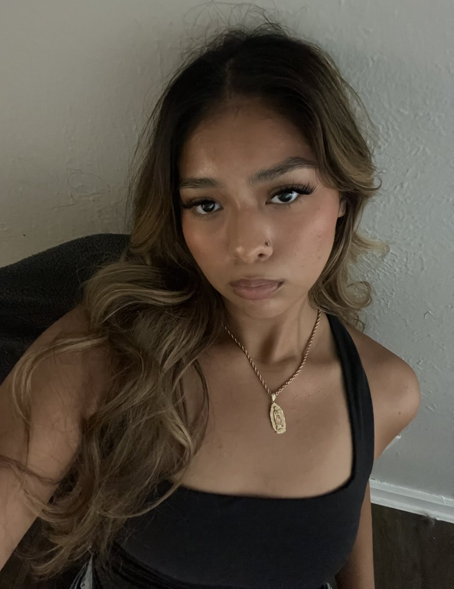 gvega333's tweet photo. stares at u in tan, young, and beautiful https://t.co/WXaa5Ds0Vu