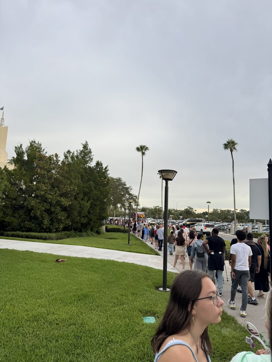 WithALocal - OrlandoAttractions tweet media
